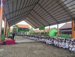 Menanamkan Kesadaran Generasi Muda, Satbinmas Polres pasuruan Lakukan Pembinaan Humanis di SMPN 1 Gempol