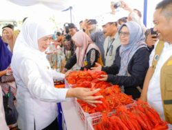 Khofifah Terus Gencarkan Gelaran Pasar Murah , Jaga Daya Beli Masyarakat dan Sediakan Bahan Pokok Harga Terjangkau