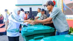 Bersama 1.125 Masyarakat, Gubernur Khofifah Melakukan  Aksi Bersih Sampah dan Tanam Pohon di Puncak Peringatan Hari Lingkungan Hidup Sedunia 2026