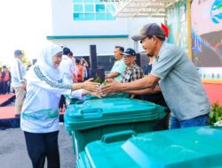 Bersama 1.125 Masyarakat, Gubernur Khofifah Melakukan  Aksi Bersih Sampah dan Tanam Pohon di Puncak Peringatan Hari Lingkungan Hidup Sedunia 2026