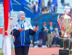 Khofifah Dampingi Ketua MA RI Sunarto Buka Kejurnas Tenis Beregu XX Piala Ketua MA di Malang, Ajak Perkuat Persaudaraan Nasional dan Dongkrak Sport Tourism Jawa Timur