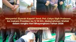 Khofifah Menyertai Kapolri Ziarah ke Makam Proklamator RI Bung Karno dan Presiden RI Ke-4 Gus Dur Jelang Hari Bhayangkara ke-80: Resonansikan Nilai Kebangsaan, Kemanusiaan dan Persatuan Bangsa