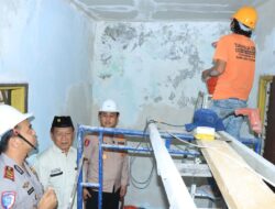 Polres Gresik Bedah Rumah Purnawirawan Polri di Driyorejo, Kado Hari Bhayangkara ke – 80