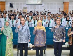 Khofifah Paparkan Transformasi Pendidikan dan Inovasi Daerah Jawa Timur di Hadapan Ratusan “Dosen Muda” Peserta Latsar CPNS di Pusjar SKMP LAN-RI Makassar