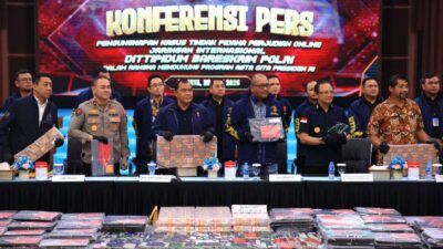 Polri Tangkap Buronan Interpol Beijing, Tegaskan Komitmen Berantas Kejahatan Transnasional
