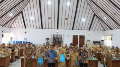 Ratusan PNS Bojonegoro Terima SK Pensiun