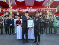 Wali Kota Eri Cahyadi Terima Penghargaan di HUT ke-80 Bhayangkara,Kuatkan Sinergi Bersama Polrestabes Surabaya