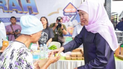 Khofifah Perkuat Pengendalian Inflasi dan Gerakkan UMKM Lewat Pasar Murah di Desa Bulukandang Pasuruan