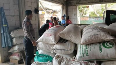 Jagung Petani Sukorejo Tembus Bulog, Polisi Kawal Pengiriman Hasil Panen