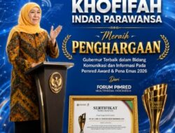 Khofifah Raih Penghargaan Pimred Award 2026 Kategori Komunikasi dan Informasi Publik