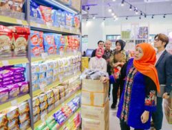Khofifah Kunjungi Indo Market Hong Kong, Dorong UMKM Jatim Perkuat Kolaborasi Menembus Pasar Global