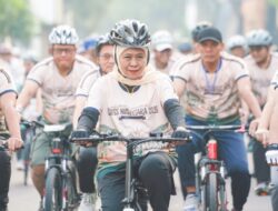 Khofifah Dan Deputi Bank Indonesia  Lepas Gowes Nusantara 2026 HUT ke-73 BI, Apresiasi Komitmen BI Bangun Sinergitas Lewat Budaya Hidup Sehat