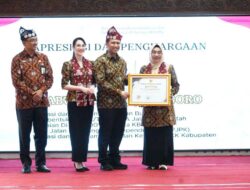 Komitmen Laksanakan Program Prioritas Pemkab Bojonegoro Terima Penghargaan Tingkat Nasional