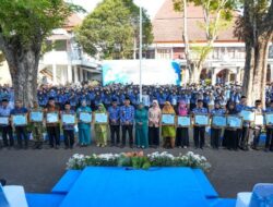 Pimpin upacara gabungan Bupati Bojonegoro Tegaskan Momentum ini menjadi sangat istimewa karena menyatukan tiga pilar penting