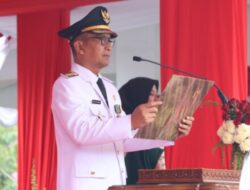Bupati Setyo Wahono bertindak sebagai Inspektur Upacara. HUT RI ke-81 Di Bojonegoro