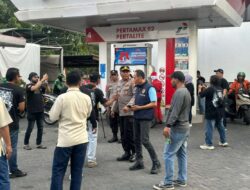 Polsek Kebomas Gandeng YALPK Group Gelar Baksos Ojol Gresik Sumringah Dapat Sembako dan BBM Gratis