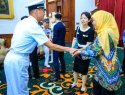 Khofifah Terima  Delegasi Armada Angkatan Laut RRT, Perkuat Persahabatan dan Transfer Teknologi Industri Perkapalan