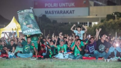 Polda Jatim Gelar Nobar Final Piala Presiden 2026, Ribuan Bonek Mania Dukung Persebaya dari Lapangan Mapolda