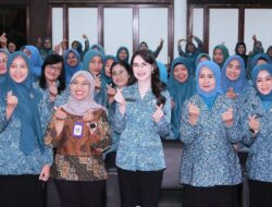 Ketua TP PKK Jatim Arumi Optimis Pelatihan Pembuatan Produk Hantaran Mendorong Usaha Kecil dan Menengah