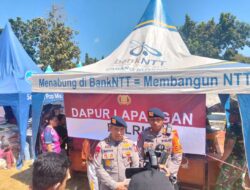 Pelayanan Makanan dan Evakuasi Korban Gempa oleh SAR Korbrimob Polri di Manggarai Timur
