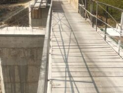Pembangunan Jembatan Penghubung Antar Desa Ngulanan dan Desa Ngablak Tak Kunjung Usai
