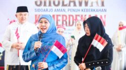 Gubernur Khofifah Hadiri Sholawat Kemerdekaan dan Peringatan Maulid Nabi Majlis Ta’lim Al-Yasmin di Sidoarjo, Ajak Pedomani _”My Religion My Morality”_ Ajaran Syekh Afeefuddin Al-Jailani