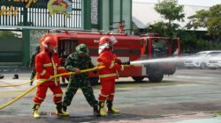 Personel Kodim 0813 Bojonegoro Gelar Latihan Pemadam Kebakaran