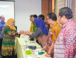 Khofifah Ajak IKA UNAIR Kaltara Perkuat Kolaborasi dan Bangun Jejaring Lintas Sektor Untuk Pendidikan, Peternakan Hingga Penguatan SDM
