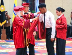 Gubernur Khofifah Kukuhkan Mahasiswa Baru dan Wisuda Angkatan Pertama Penerima Beasiswa Asrama Mahasiswa Nusantara Surabaya ,  Pesankan Pentingnya Kuatkan  Persatuan Intelektual Muda Menuju Indonesia Emas 2045