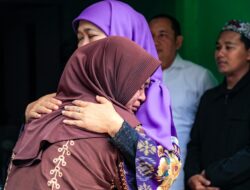 Gubernur Khofifah Takziah ke Keluarga Korban KM Virgo Transport 8, Berikan Santunan dan Fasilitasi Cucu Almarhum Lanjutkan Pendidikan di Sekolah Rakyat