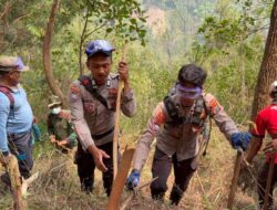 Gerak Cepat Polres Nganjuk dan Tim Gabungan Jinakkan Api, Karhutla di Gunung Wilis Padam