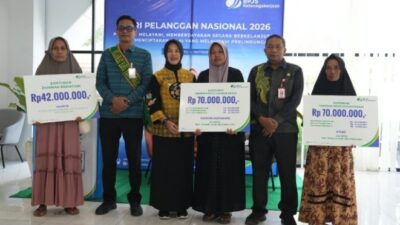 Peringati Hari Pelanggan BPJS TK Bojonegoro Serahkan klaim jaminan kepada Puluhan orang