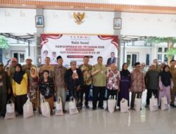 Bakti Sosial Dekopinda Kabupaten Bojonegoro Salurkan Seribu Paket Sembako Kepada Masyarakat