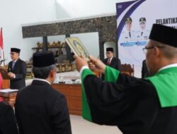 Bupati Wahono Tekankan Kepala sekolah dituntut menjadi figur pimpinan yang mampu menjaga kekompakan, integritas, dan wibawa lembaga yang dipimpinnya