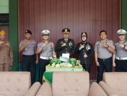 Tak Sekadar Hadiri Upacara, Kapolres Bojonegoro Bawa Kejutan Momen Perayaan HUT TNI ke-81