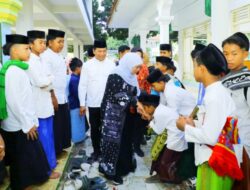 Peringati Hari Santri Nasional 2026, Gubernur Khofifah Ajak Santri Kuasai Teknologi, Kuatkan Ekonomi dan Rawat Persatuan Menuju Indonesia Emas