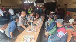 Cangkrukan Kamtibmas, Kapolres Pelabuhan Tanjung Perak Serap Aspirasi Pekerja Pasar Pabean